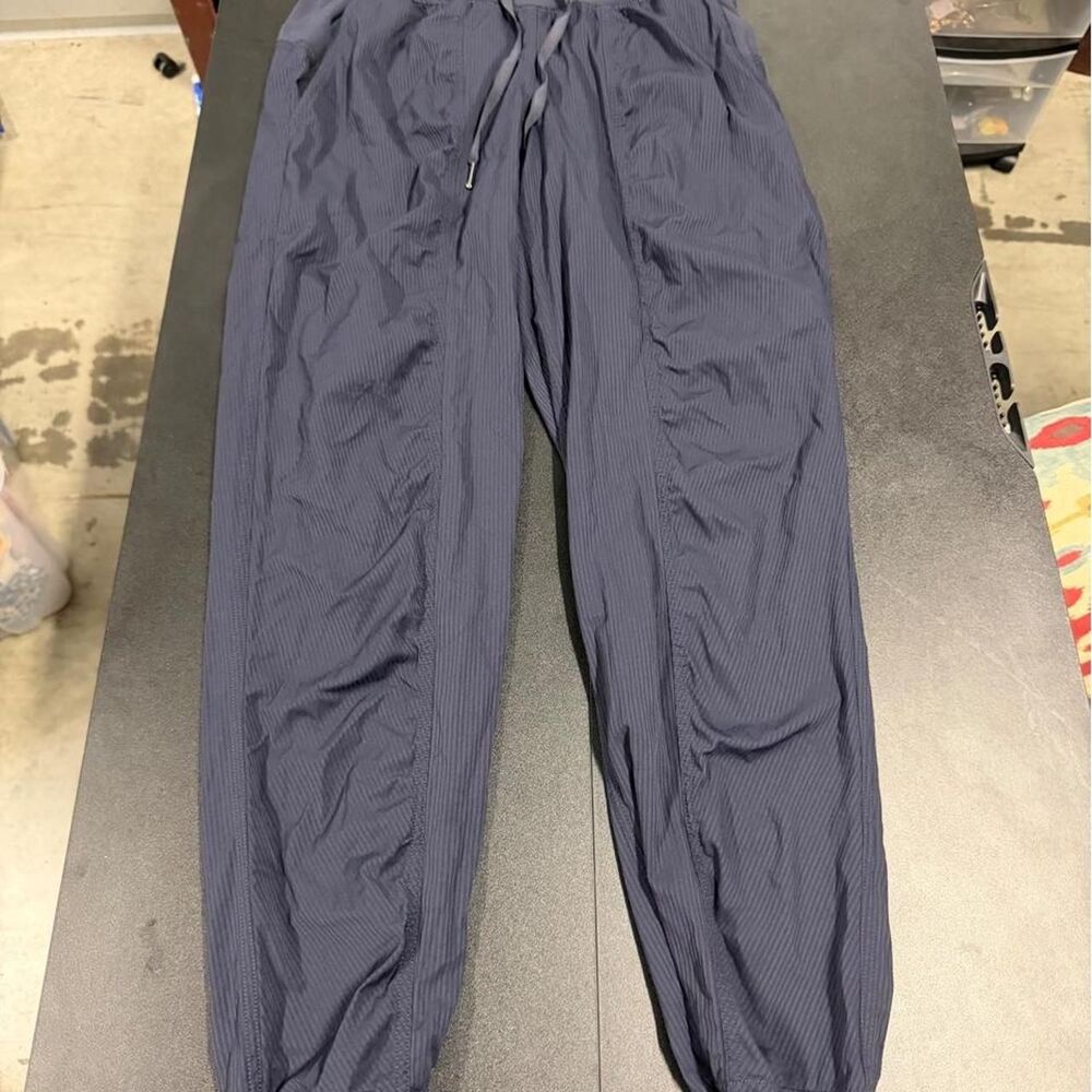 Lululemon Women's Navy and Blue Trousers